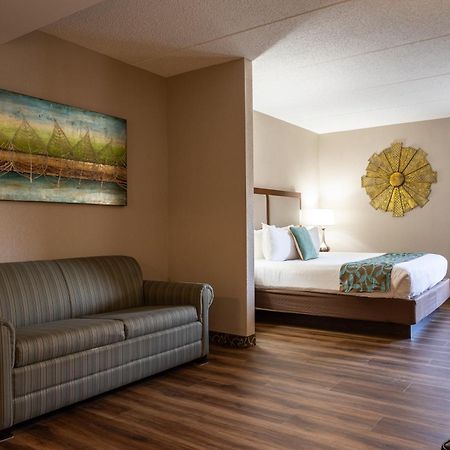 D. Hotel Suites & Spa Holyoke Bagian luar foto