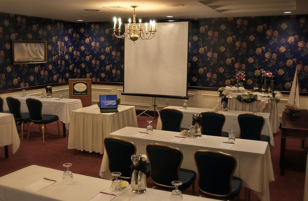 D. Hotel Suites & Spa Holyoke Bagian luar foto
