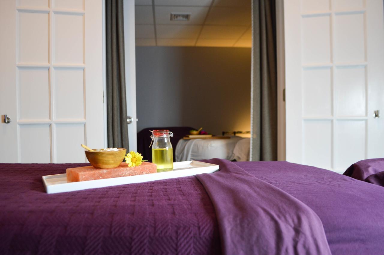 D. Hotel Suites & Spa Holyoke Bagian luar foto