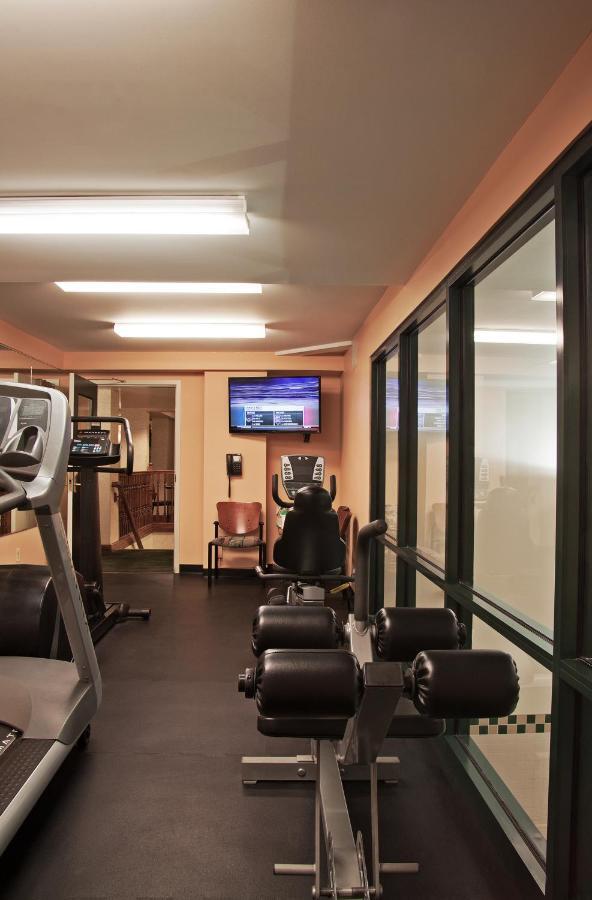 D. Hotel Suites & Spa Holyoke Bagian luar foto